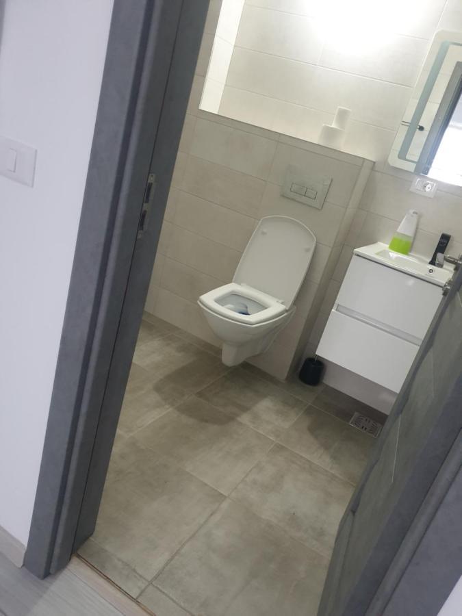 Apartament Dem Radulescu Langa Strand Râmnicu Vâlcea Zewnętrze zdjęcie