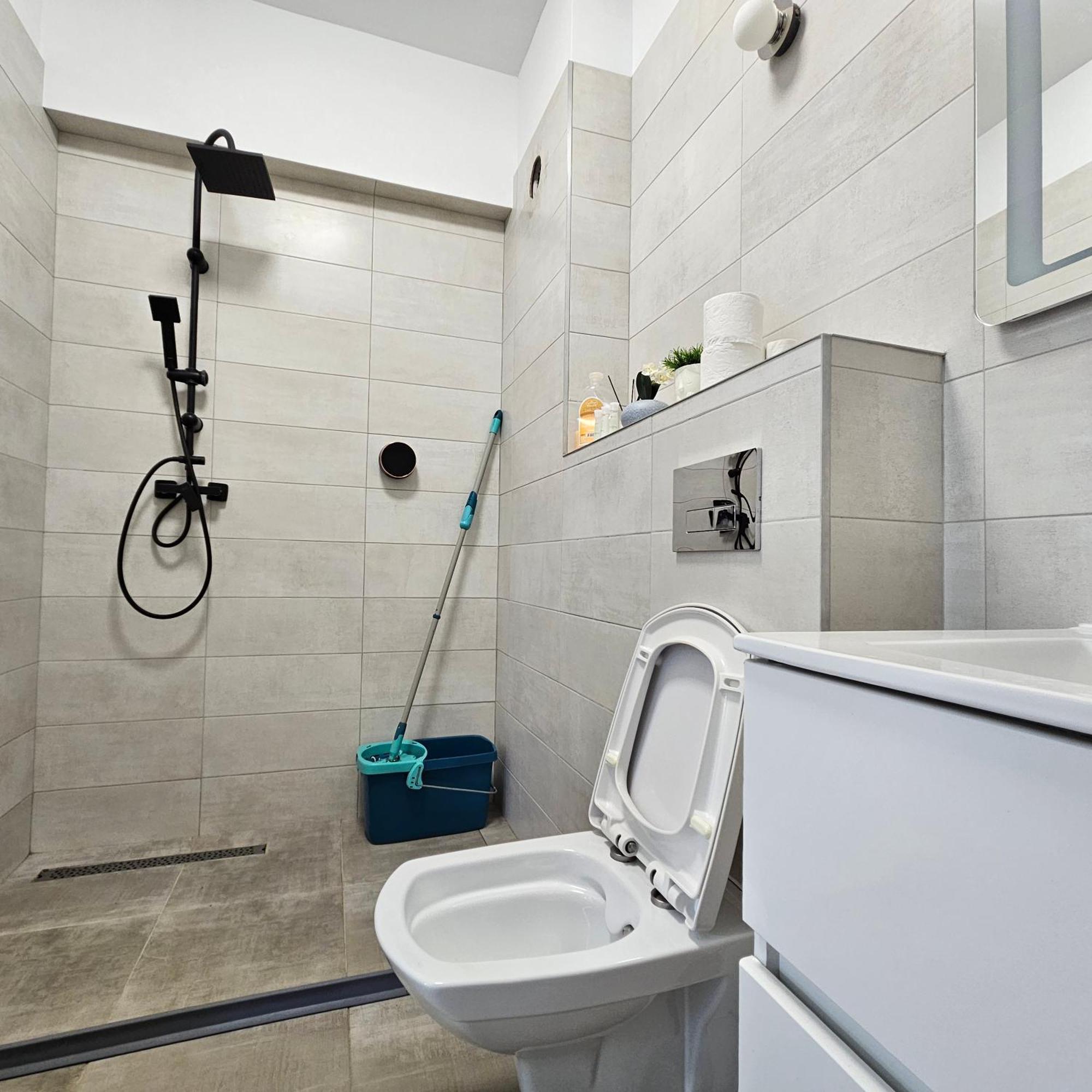 Apartament Dem Radulescu Langa Strand Râmnicu Vâlcea Zewnętrze zdjęcie